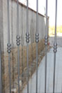 Puerta batiente de hierro
